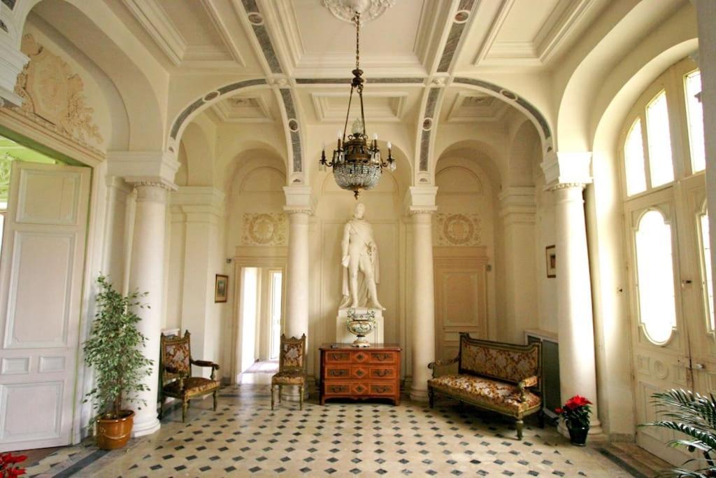 Chateau Du Maurier La Fontaine-Saint-Martin Exterior photo
